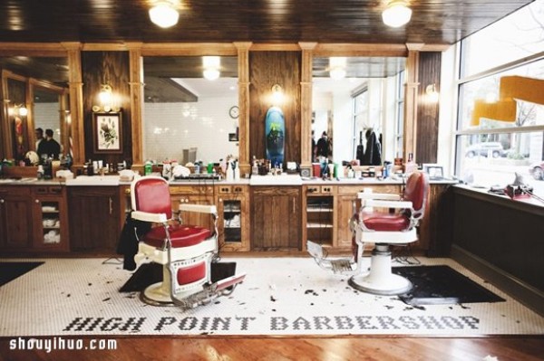 American barber shop decoration design and layout with a strong retro style