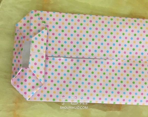 Illustrated tutorial on the origami method of homemade gift bags