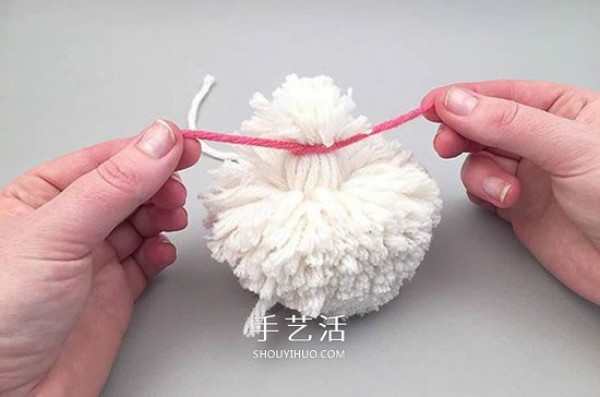 Yarn ball creative DIY to make a super cute dog with a cloak