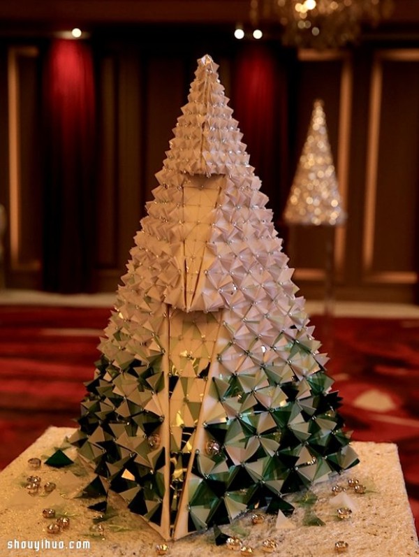 Christmas tree transformation: a creative Christmas tree created by a fashion designer