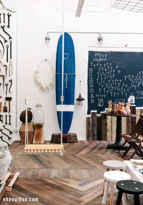 The warehouse was converted into a home store design that makes people forget to leave