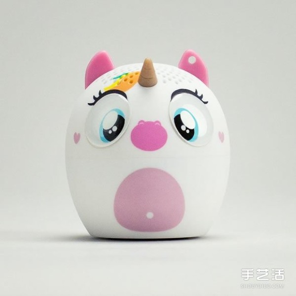 Easily grasp the Q Cute Animal Bluetooth Speaker to accompany you everywhere with two fingers