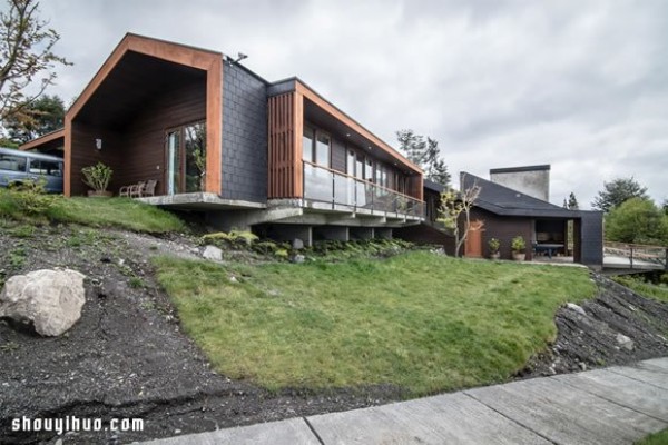 Decoration design of wooden house-style villa with invincible lake view in southern Chile