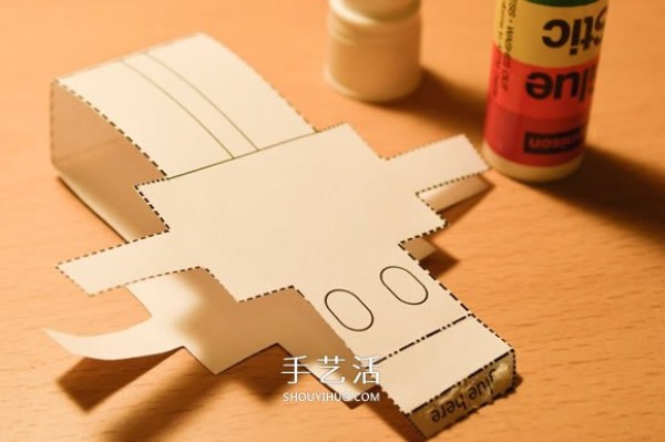 The simplest method to make a robot paper model