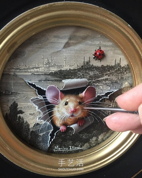 Appreciation of some works of miniature art exhibition of 30 artists from around the world