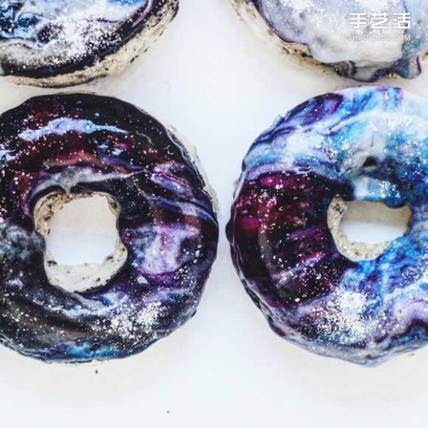 Creative Galaxy Donuts give sweets a fantasy and romance