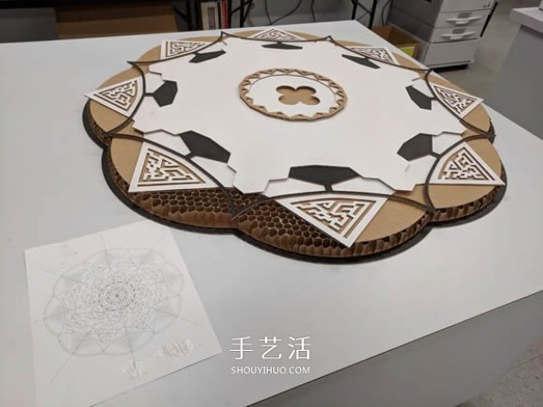 Exquisite mandala wall, a foreign netizen made one with his son! 