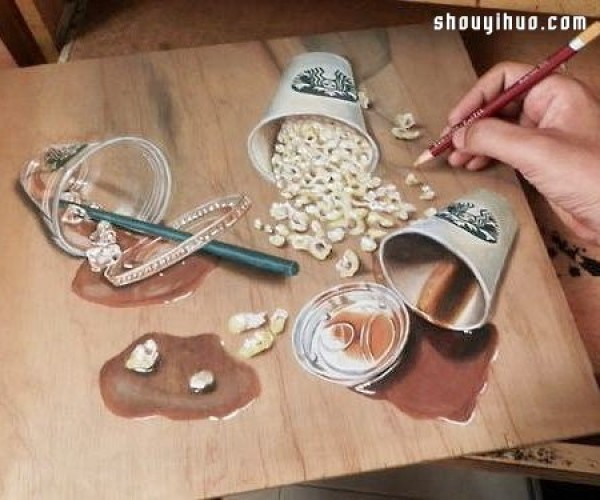 Ultra-realistic 3D wood board paintings hand-drawn with ordinary pencils that are hard to distinguish from fake!!