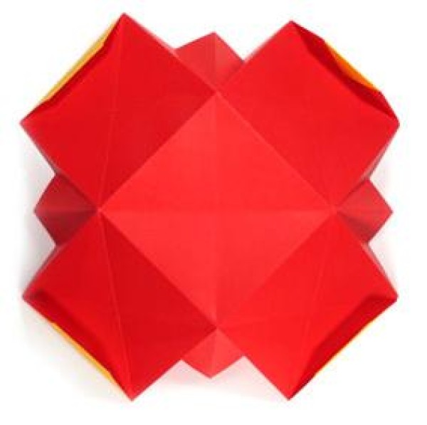 The folding method of the paper box with love has four heart-shaped storage boxes The folding method