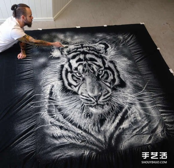 Realistic salt painting pictures, extraordinary paintings painted by spreading salt