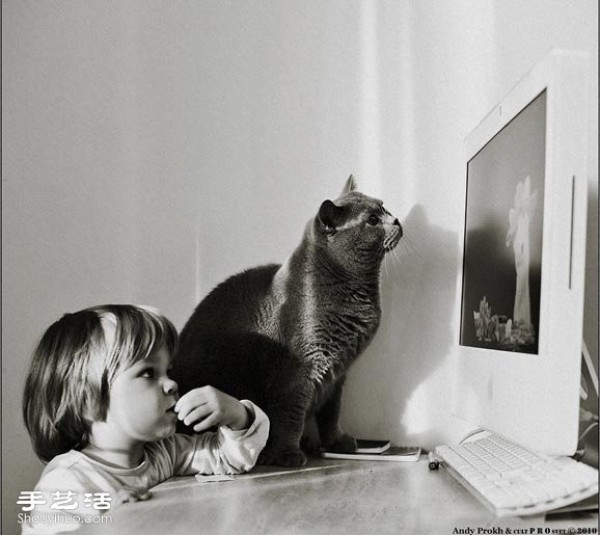 Black and White Childrens Photography: When a Little Girl Meets a Cat