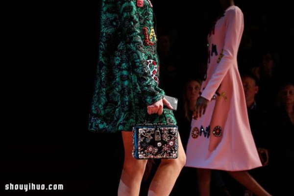 Dolce & Gabbana 2015 Autumn and Winter Fashion: An Ode to Mothers Love