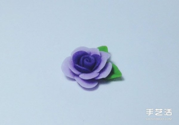 DIY illustrations of making clay roses from ultra-light clay roses