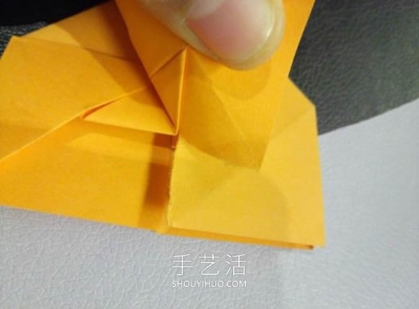 The simplest step-by-step illustration of the heart-shaped folding method