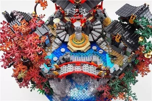 Lego is playing in this realm! A Lego model built with tens of thousands of bricks