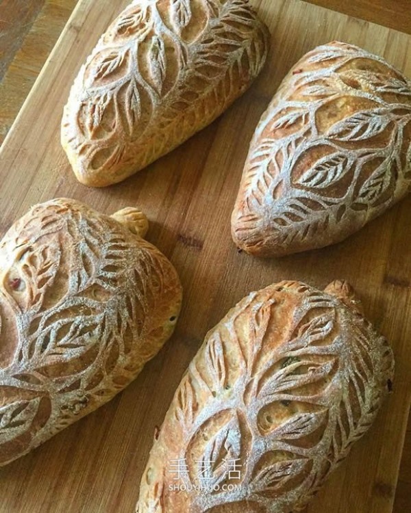 She carved exquisite designs into the bread she made by herself