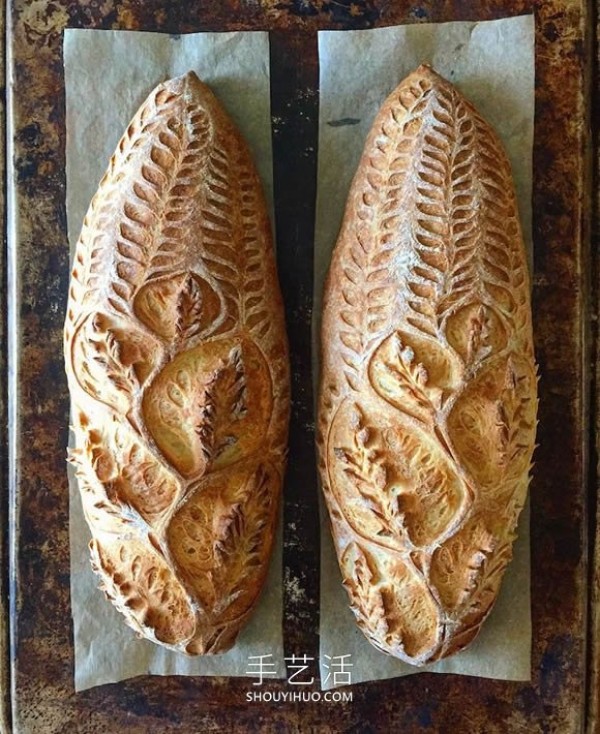 She carved exquisite designs into the bread she made by herself