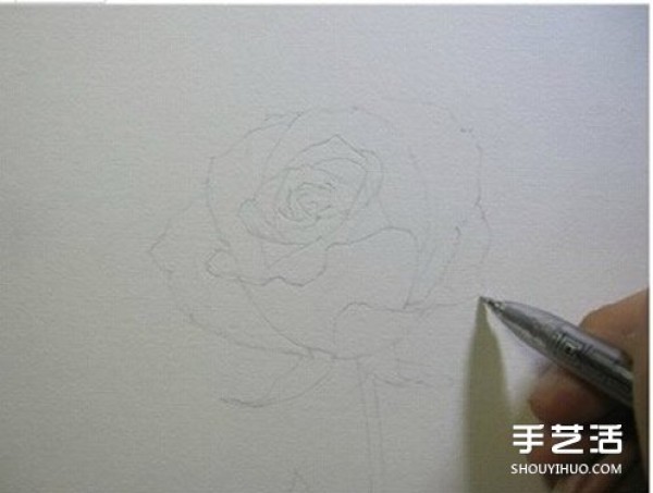 How to draw a rose with colored lead, step-by-step tutorial on how to draw a rose with colored pencils