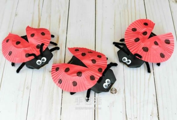 A simple illustrated tutorial for hand-making ladybugs in kindergarten