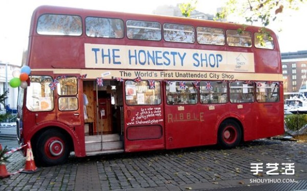 The appearance of converted old buses/trucks into shops will be very attractive