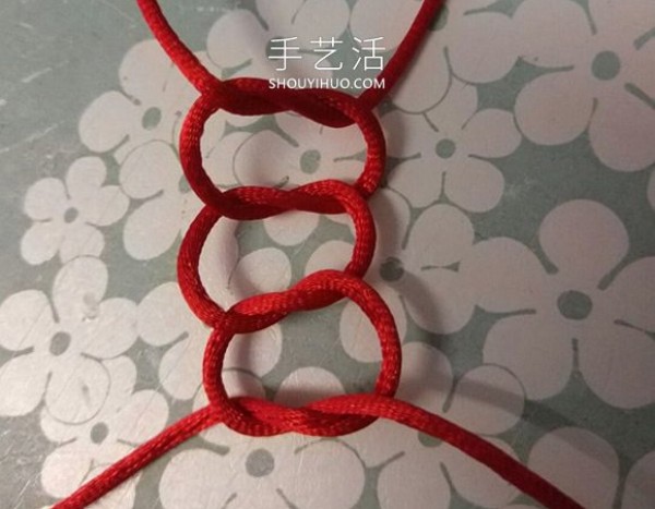 Illustrated tutorial on how to knit a Caijing knot bracelet including finishing touches