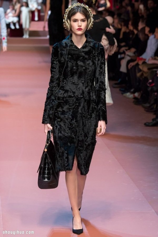 Dolce & Gabbana 2015 Autumn and Winter Fashion: An Ode to Mothers Love