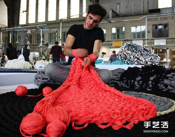 Andrea Brena is a good man who knits a sofa with his own "hands"! 