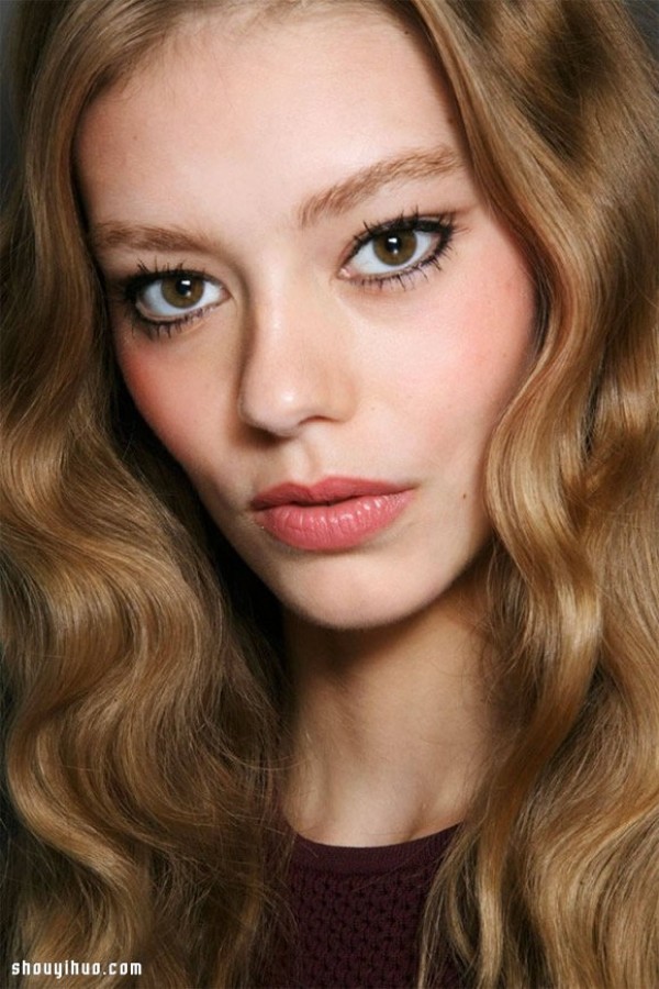 2015 is here! A sneak peek of 7 spring and summer makeup trends~