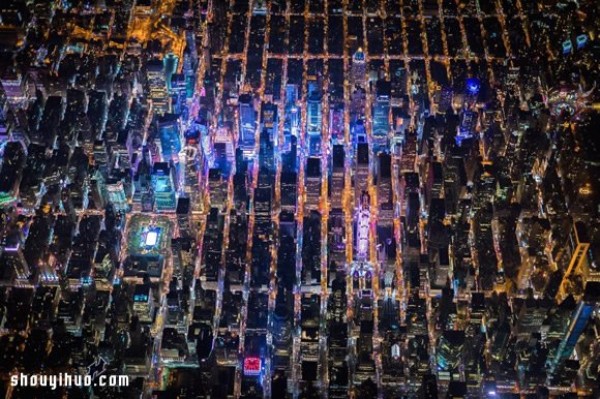 The breathtaking night view of New York captured in "GOTHAM 7.5K"