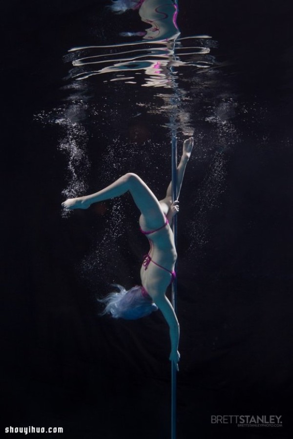 Pole dancing in the water can be so beautiful even if you hold your breath