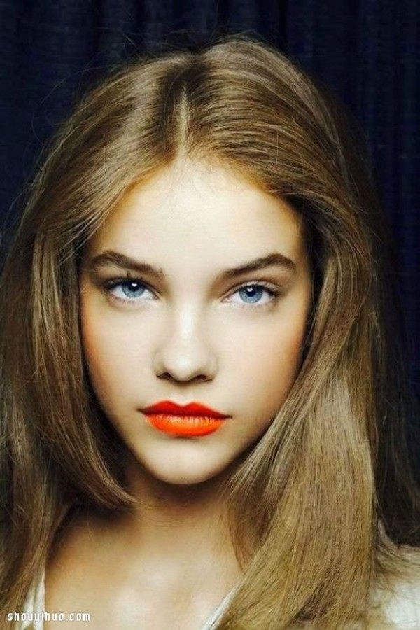 Boldly try bright lip gloss to add sexy highlights to your makeup