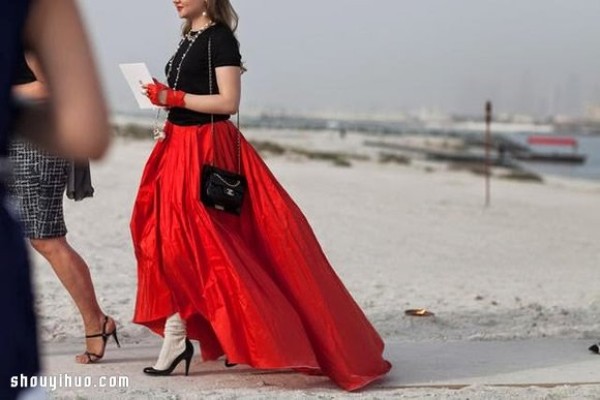 Maxi Skirt exudes charming charm in floor-length long skirts