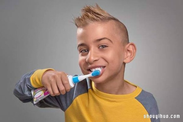 Squeezie childrens toothbrush, it turns out that brushing teeth can be so fun