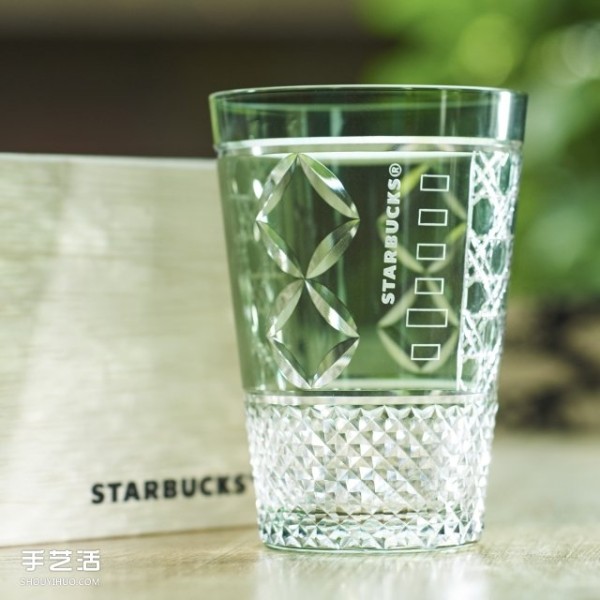 When Starbucks meets the traditional handmade glass craftsmanship of Edo, Japan! 