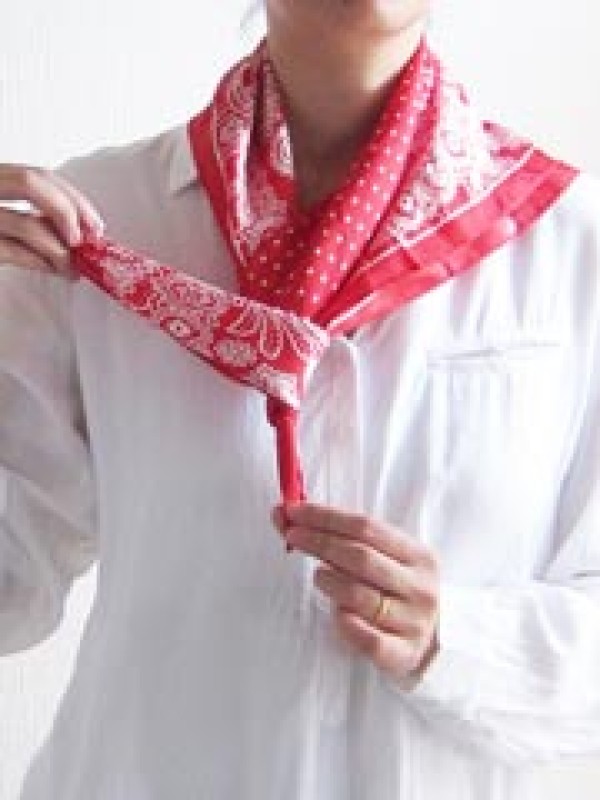 A comprehensive collection of various ways to tie a scarf, and 60 ways to tie a long scarf