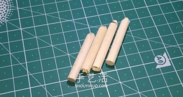 The mini ones are cute! Video of making tables and chairs with ice cream sticks and matchsticks