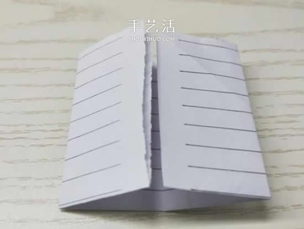 Kindergarten origami tutorial: Illustration of the simplest paper wallet folding method