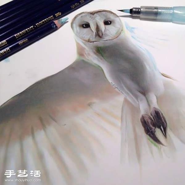 Using an ordinary paintbrush to hand-draw lifelike animal paintings