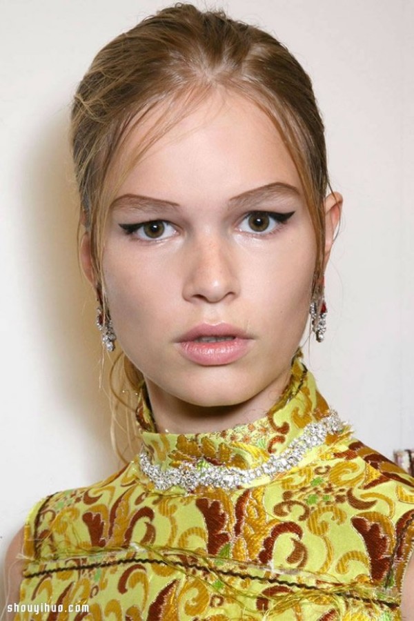 2015 is here! A sneak peek of 7 spring and summer makeup trends~