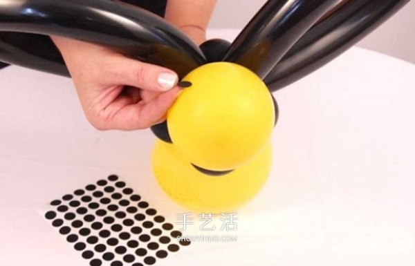 How to make hand-made balloon-shaped bees, how to make bees using balloons