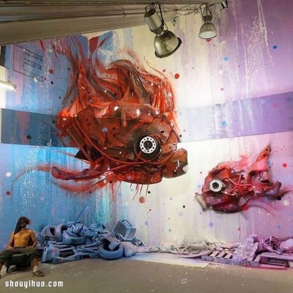 Use the waste and garbage on the street to DIY shocking graffiti art