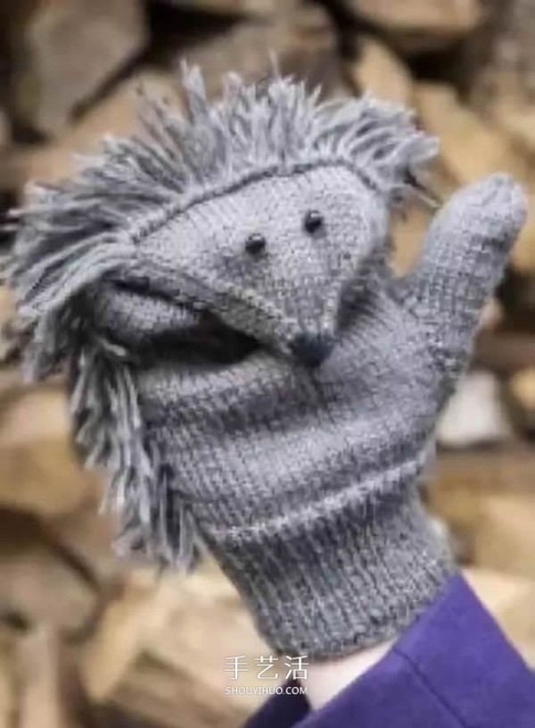 Its so easy to transform gloves and socks into hand puppets and make homemade cloth toys