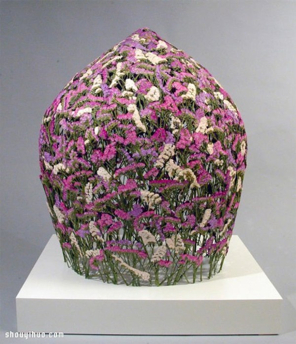 Exquisite pressed flower art: flower basket works created by pressed flower technology