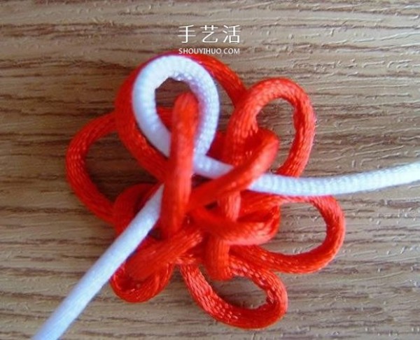 How to weave small flower ornaments using Chinese knots Tuanjin knot piping method