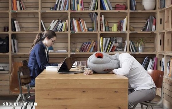 Headcover pillow designed for office workers who have a nap habit