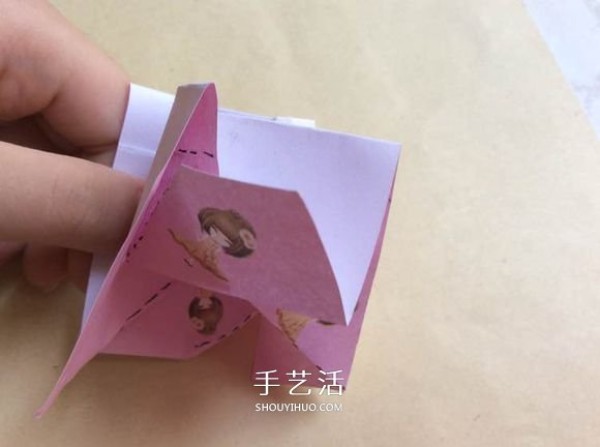 Handmade Kawasaki Rose Origami Illustrations. The step-by-step pictures are very clear! 