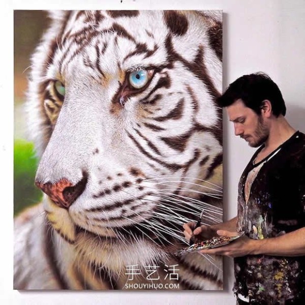 Its like its jumping off the canvas! Realistic paintings capture the beauty of wildlife