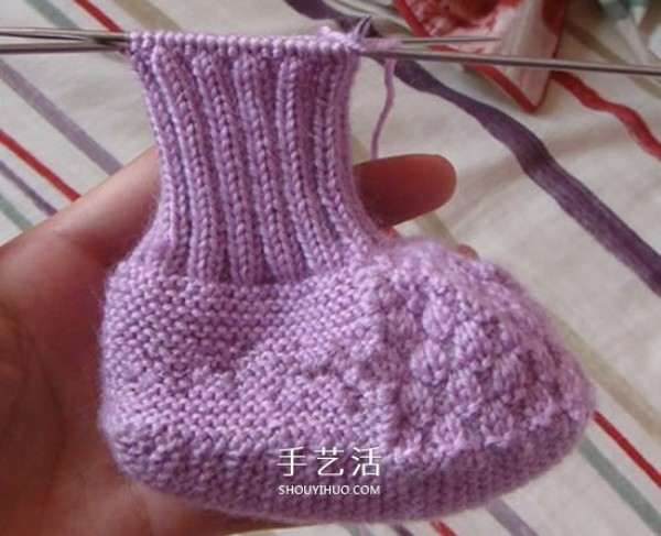 The knitting method of high shoe tube baby shoes and stick knitting baby warm woolen shoes