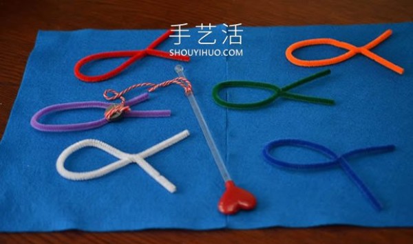 Tutorial on making homemade twisting stick fishing toys