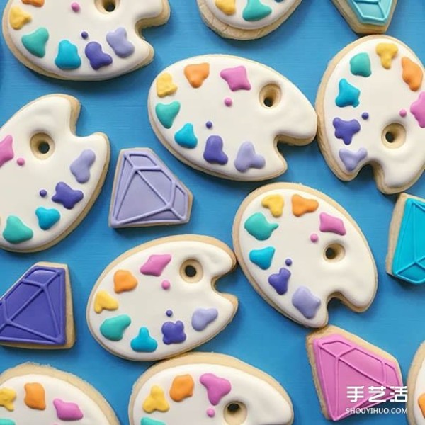 She who loves colors and sweets creates dreamy fondant cookies